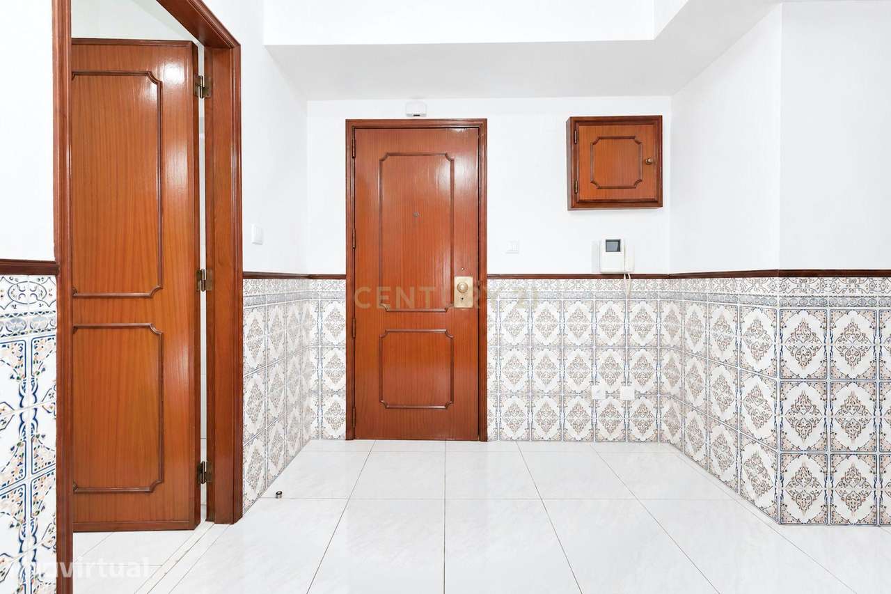 Apartamento T2 para arrendamento em Massamá 6ª fase - Grande imagem: 3/28