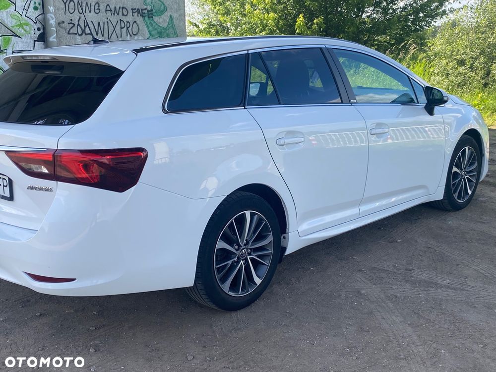 Toyota Avensis 2.0 D-4D Selection - 8
