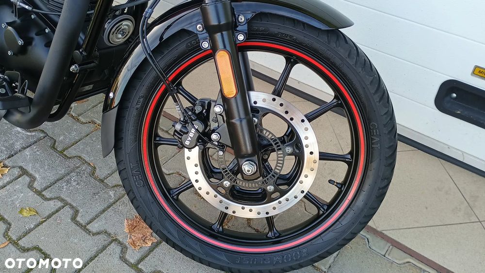 Royal Enfield Meteor - 24