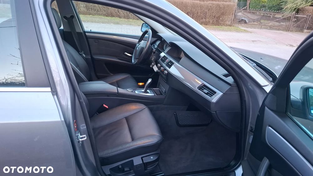 BMW Seria 5 525i - 7