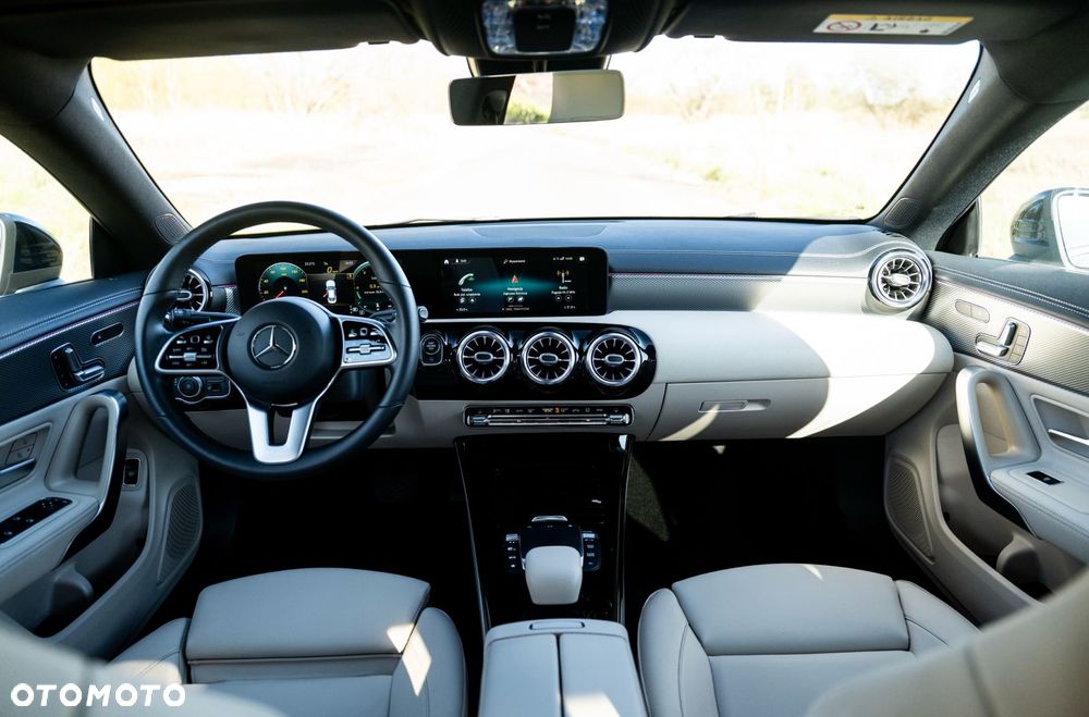 Mercedes-Benz CLA - 23