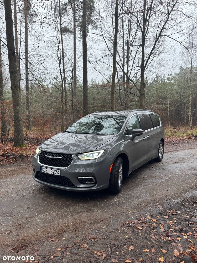 Chrysler Pacifica - 1