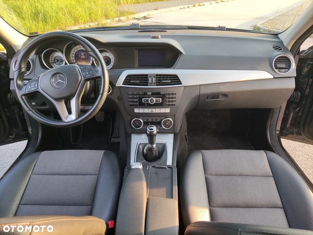 Mercedes-Benz Klasa C 180 BlueEFFICIENCY Avantgarde - 26