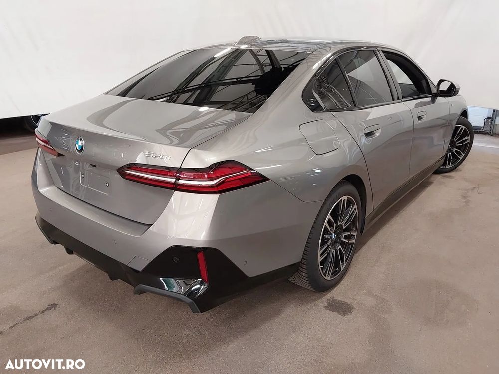 BMW Seria 5 520i AT MHEV - 4