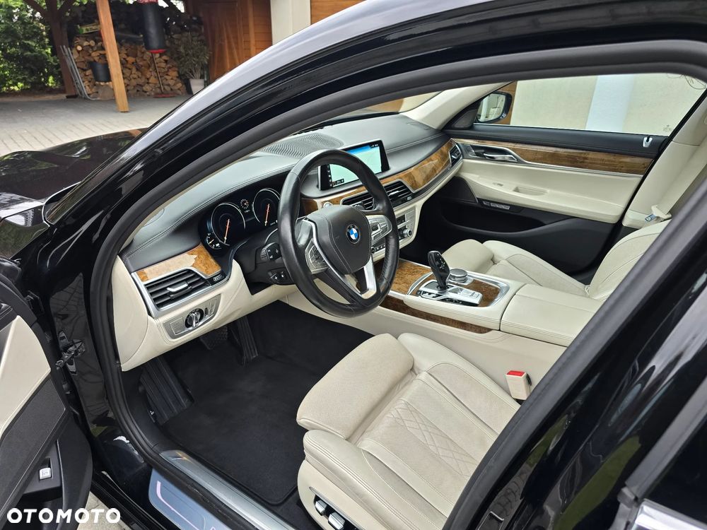 BMW Seria 7 740Li - 9