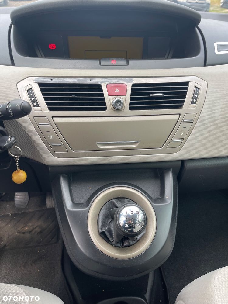 Citroën C4 Picasso - 10