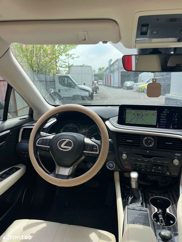 Lexus Seria RX - 9