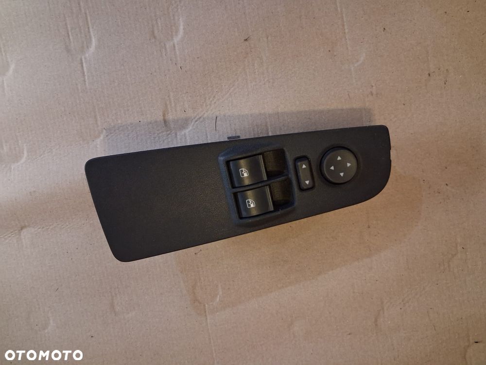 Przełącznik szyb FIAT GRANDE PUNTO lewy 735423371  OE - 1