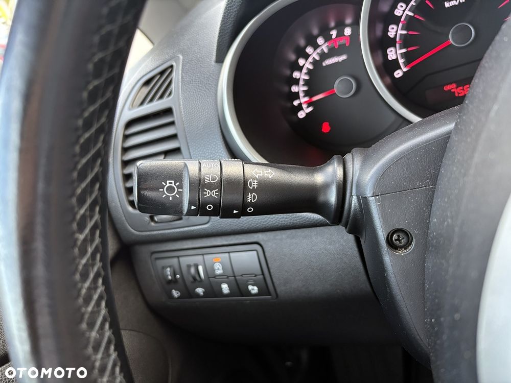 Kia Venga 1.4 Business Line - 12