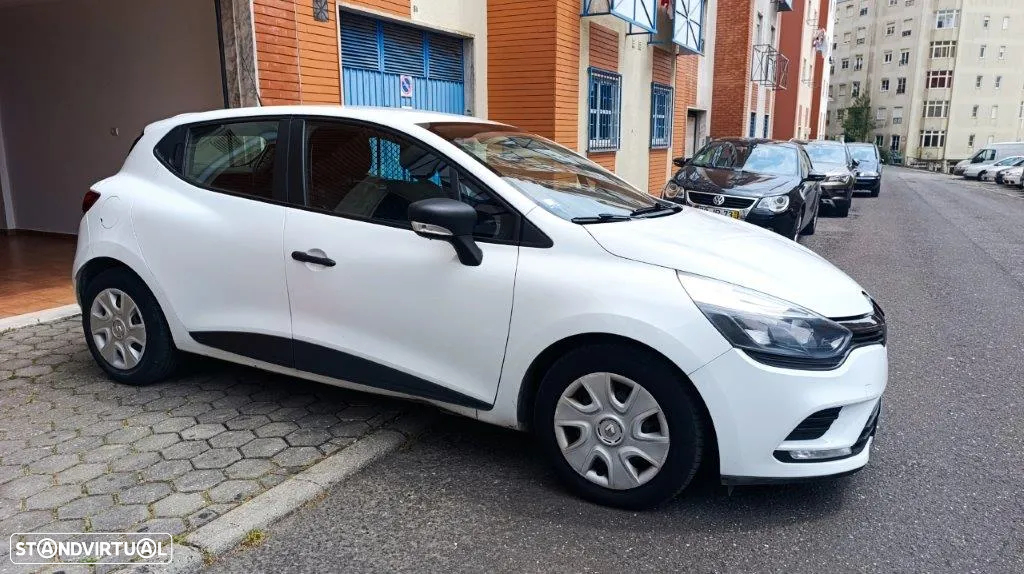 Renault Clio 1.5 dCi 75 CV IVA DEDUTÍVEL - 4