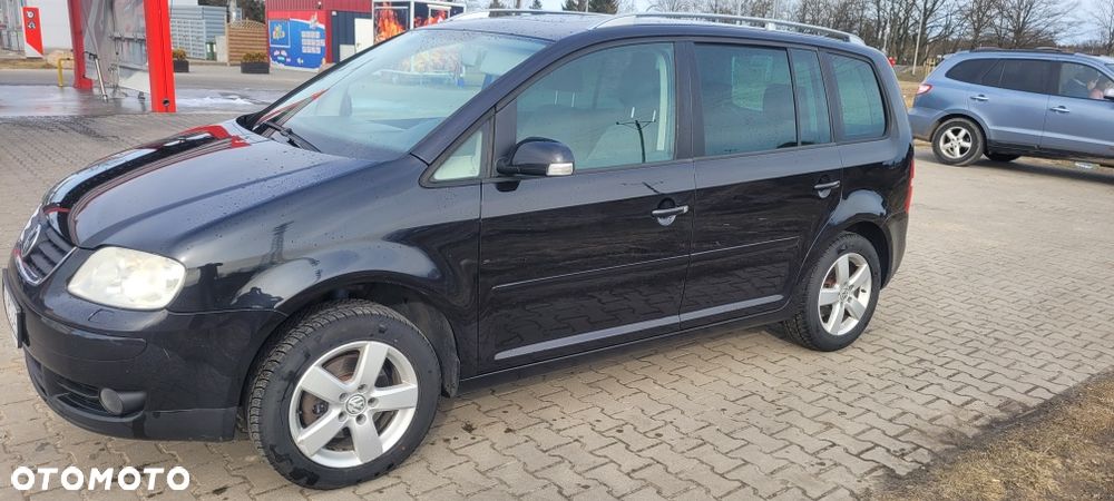 Volkswagen Touran - 1