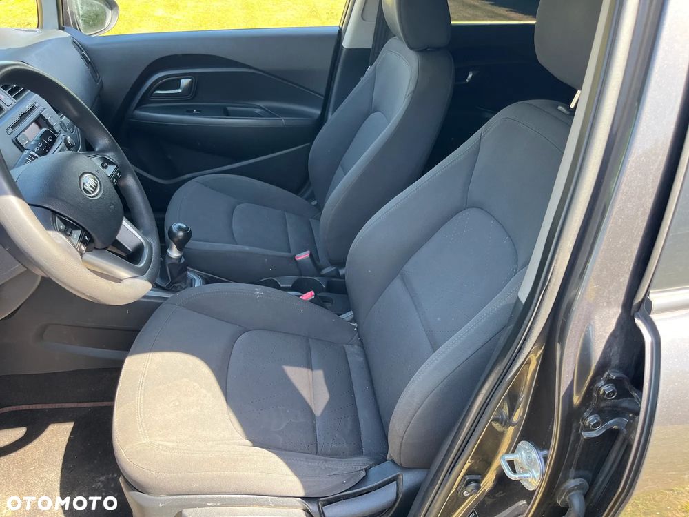 Kia Rio 1.2 Dream Team Edition - 11