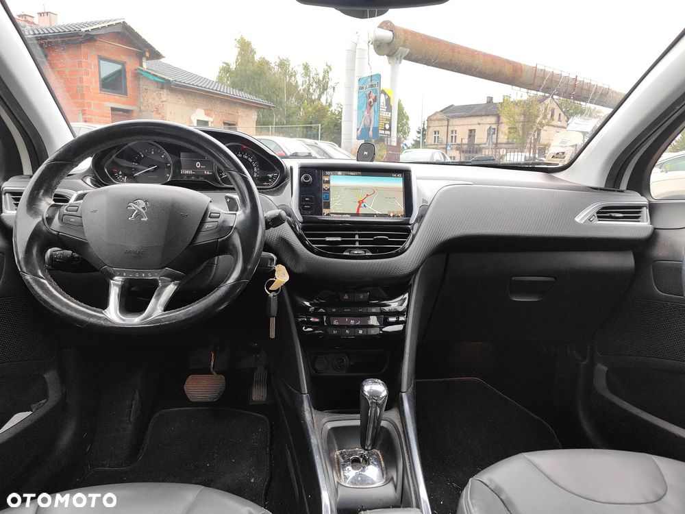 Peugeot 2008 - 11