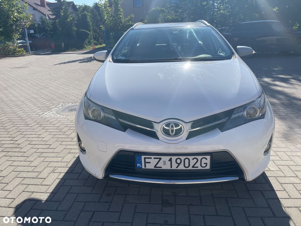 Toyota Auris 1.6 Premium - 2