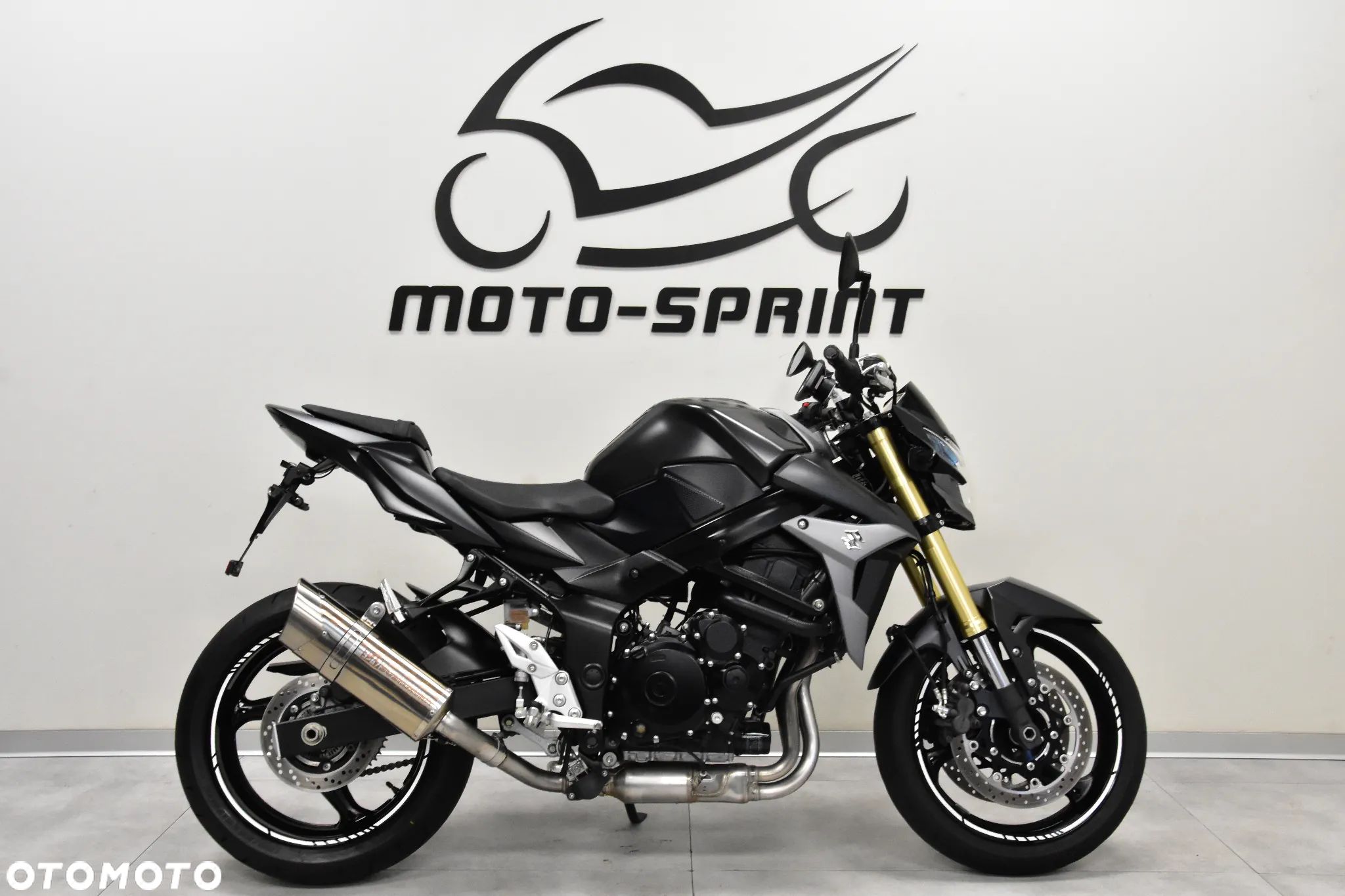 Suzuki GSR - 1