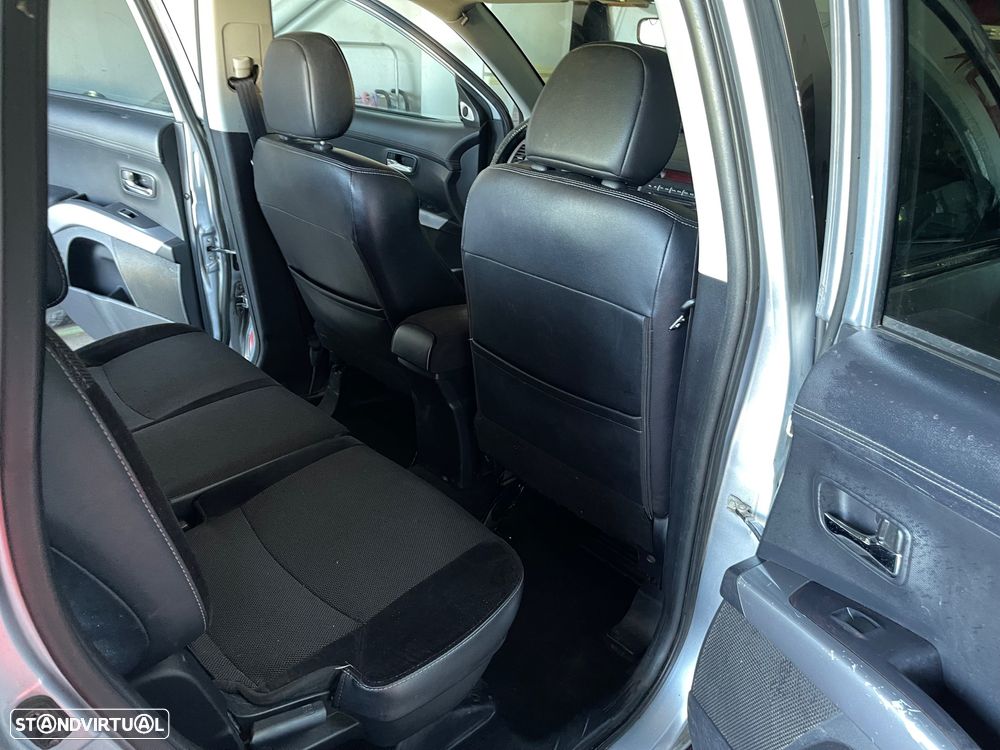 Mitsubishi Outlander 2.2 DI-D Instyle - 13