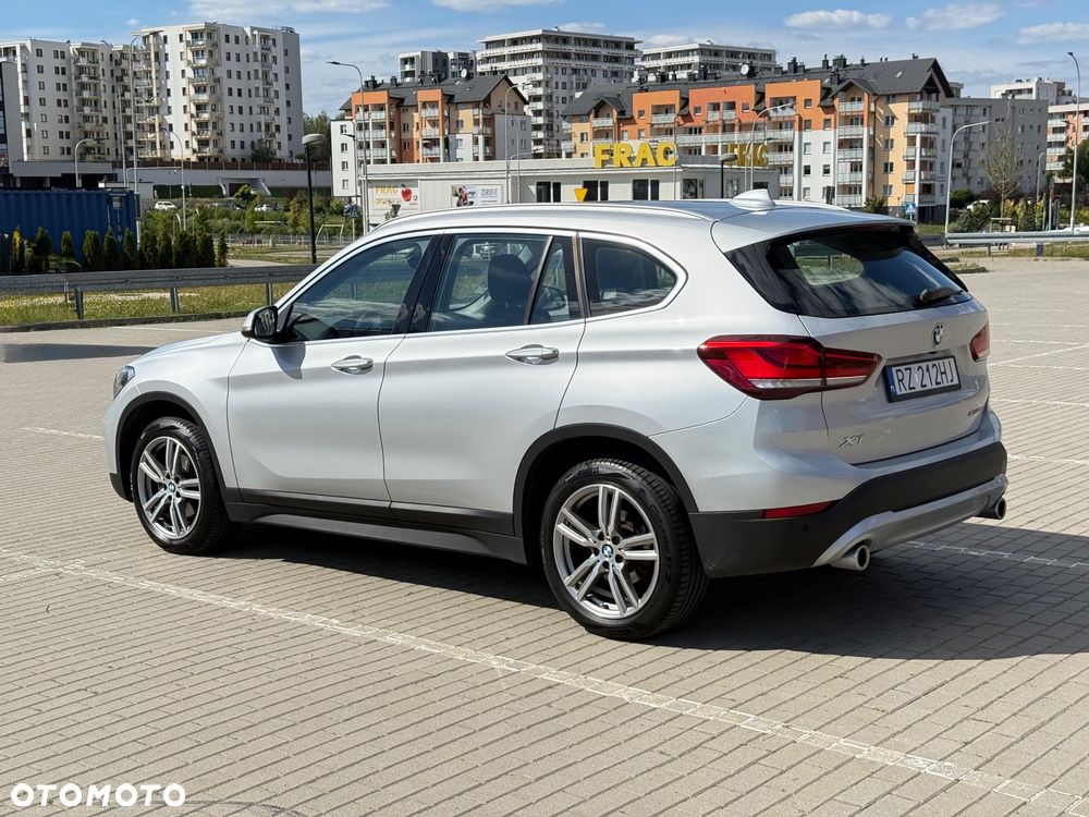 BMW X1 sDrive18d Business Edition - 4