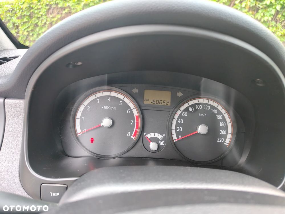 Kia Rio - 8