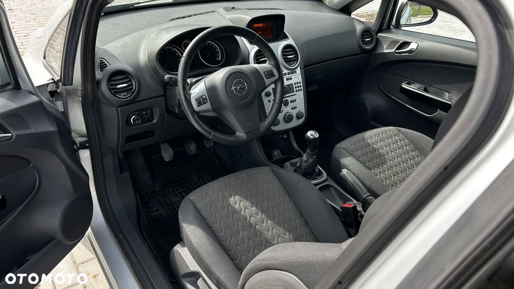 Opel Corsa 1.4 Cosmo - 12