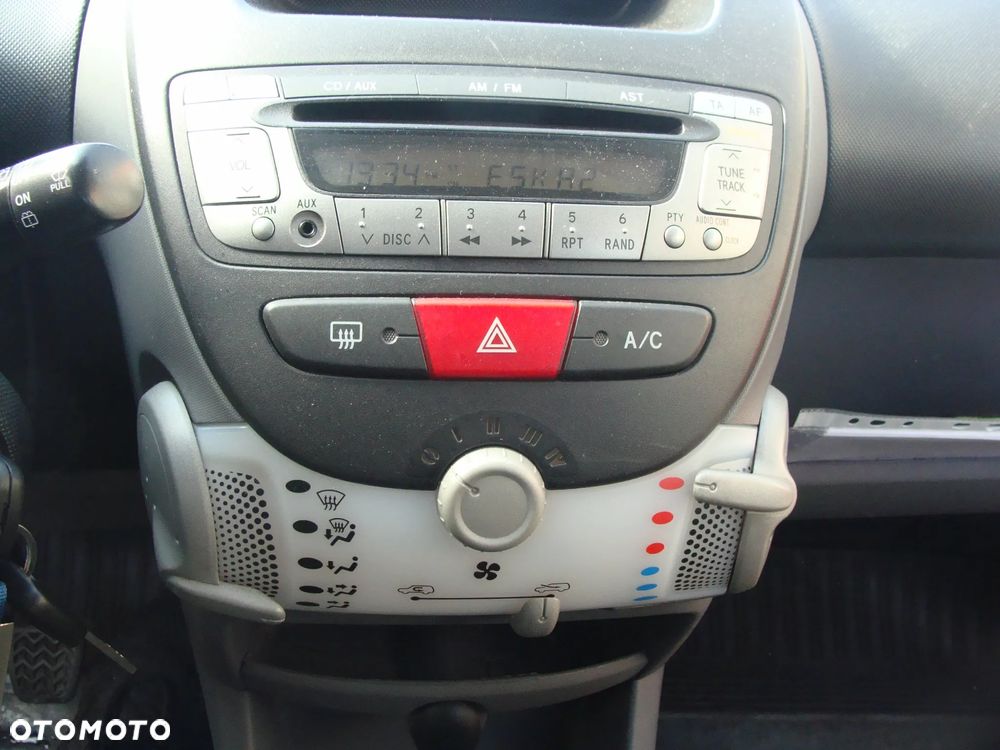 Peugeot 107 70 Urban Style - 12