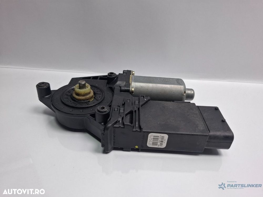 Motoras macara geam stanga fata VOLKSWAGEN PASSAT Variant 3B6 2000 - 2005 TDI AVB BOSCH 0130821695 105404301 - 2
