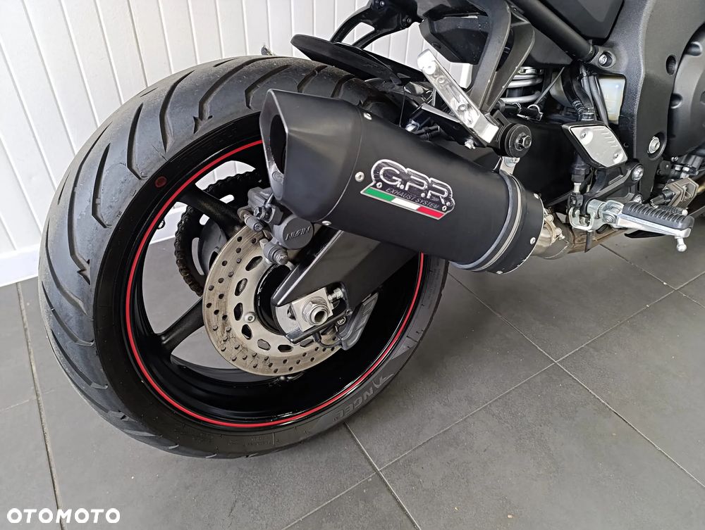 Yamaha FZ8 - 15