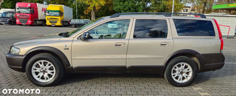 Volvo XC 70 2.5T AWD Momentum - 2