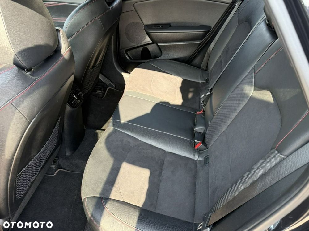 Kia Ceed 1.6 T-GDI GT DCT - 31