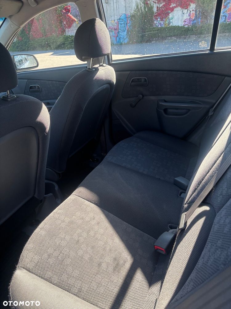 Kia Rio - 7