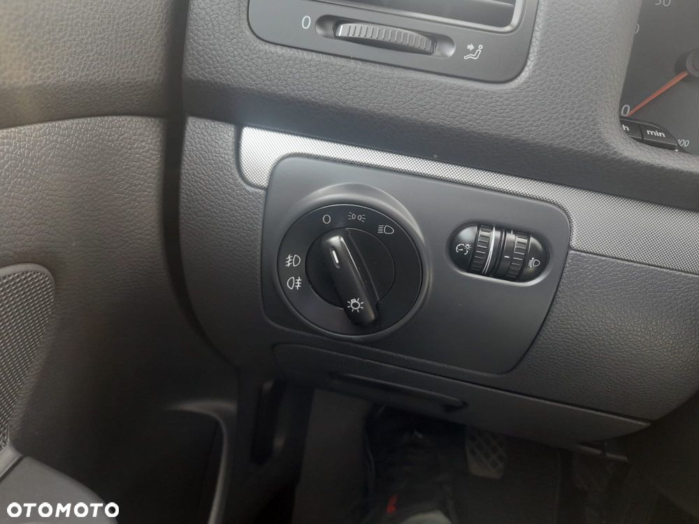 Volkswagen Golf - 20
