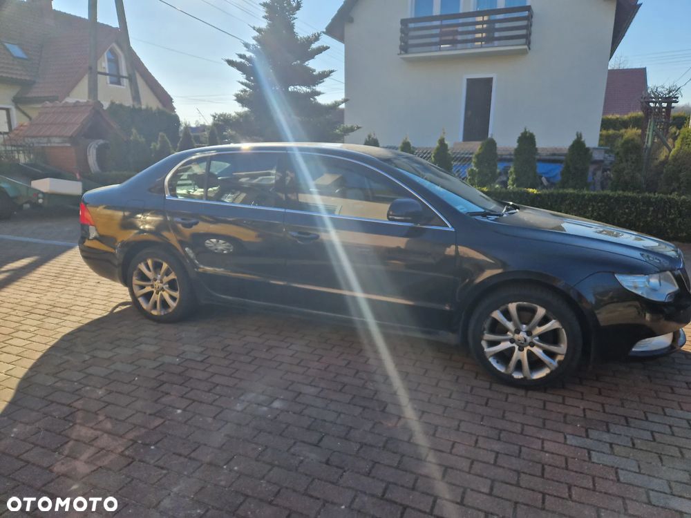 Skoda Superb 2.0 TDI Elegance DSG - 2