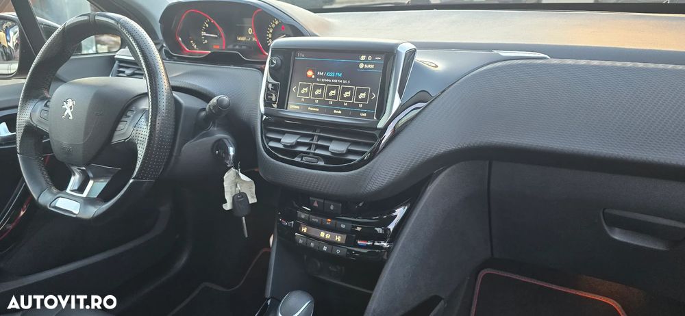 Peugeot 2008 PureTech 110 Stop&Start EAT6 GT-Line Edition - 13