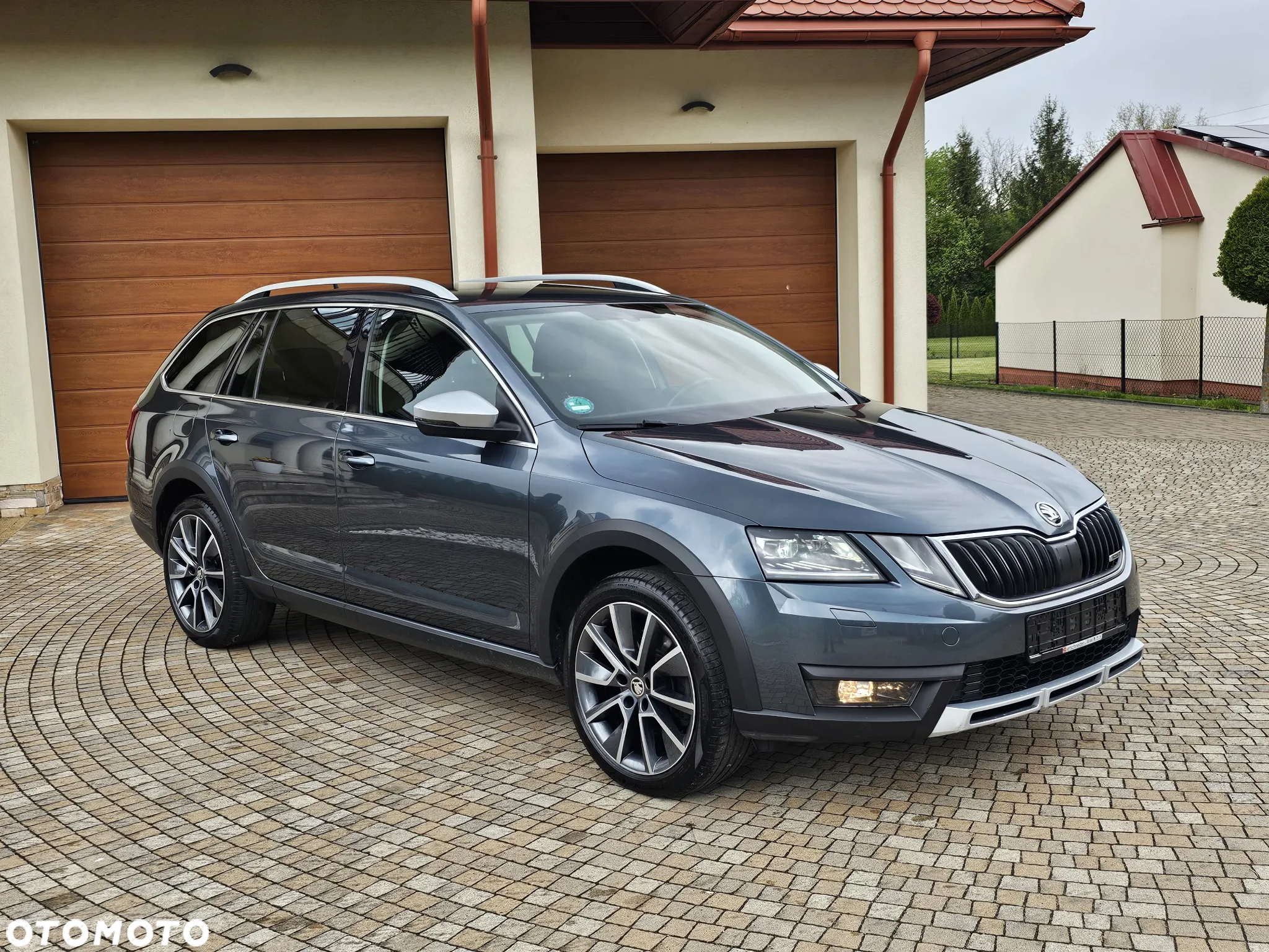 Skoda Octavia Combi 2.0 TDI 4x4 DSG Scout - 14