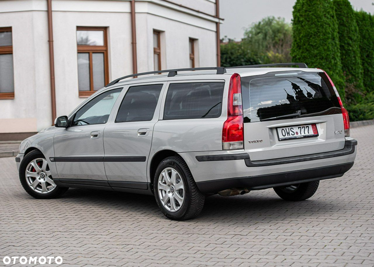 Volvo V70 2.4 Premium - 14