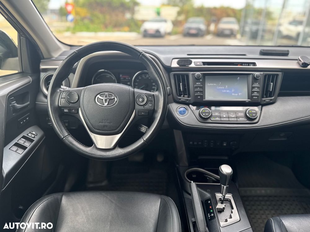Toyota RAV4 - 12