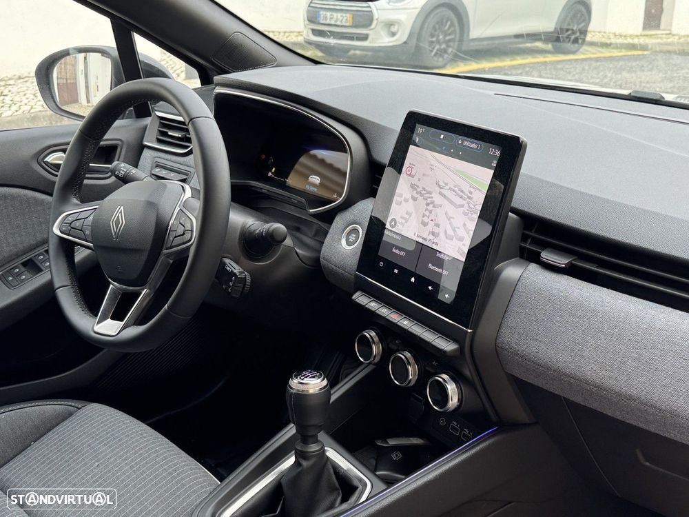 Renault Clio 1.0 TCe Techno Bi-Fuel - 8