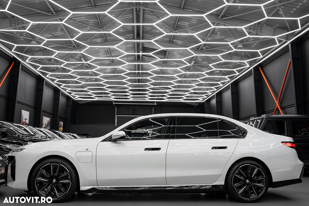 BMW Seria 7 750e xDrive AT PHEV - 31