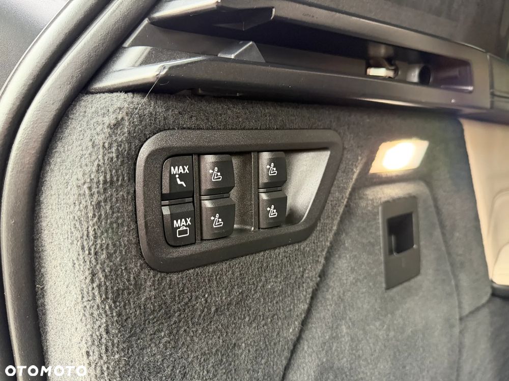 BMW X7 - 29