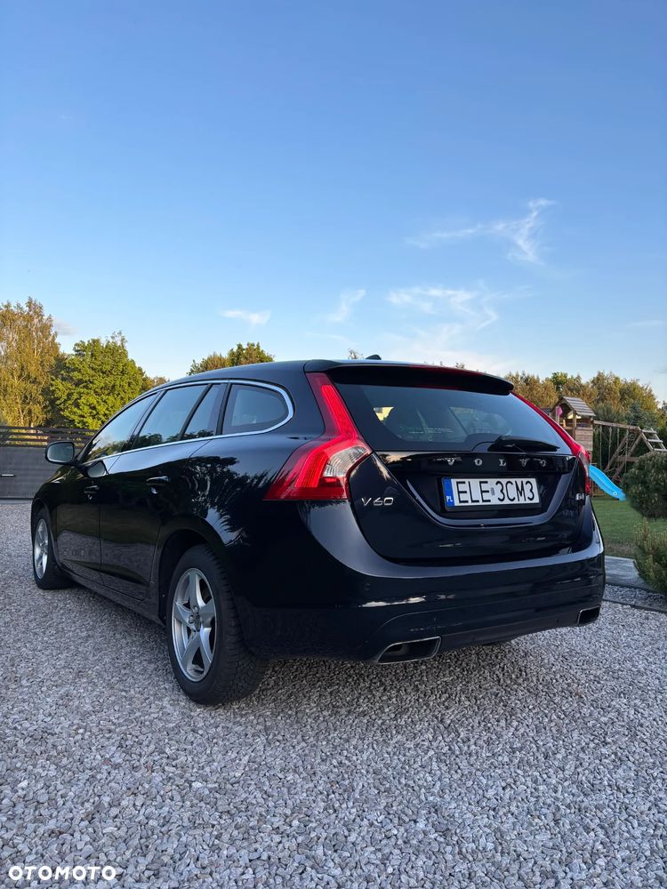 Volvo V60 D4 Drive-E Momentum - 3