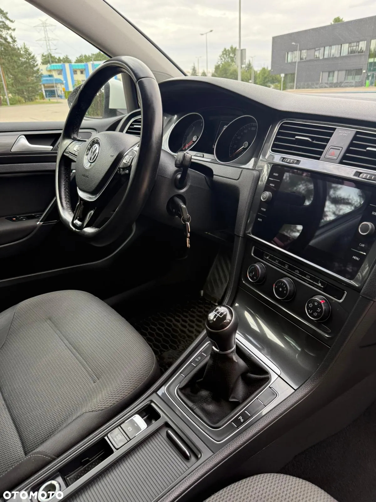 Volkswagen Golf VII 1.6 TDI BMT Comfortline - 12