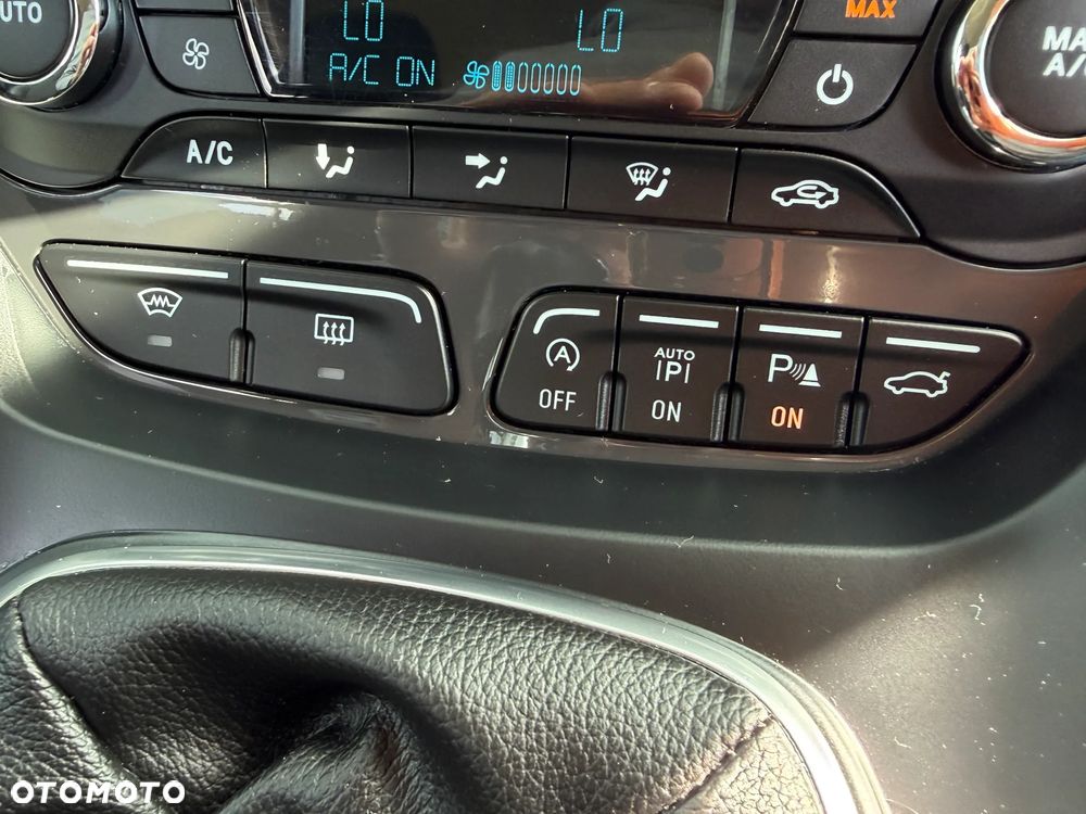 Ford Kuga 1.5 EcoBoost 2x4 Titanium - 24