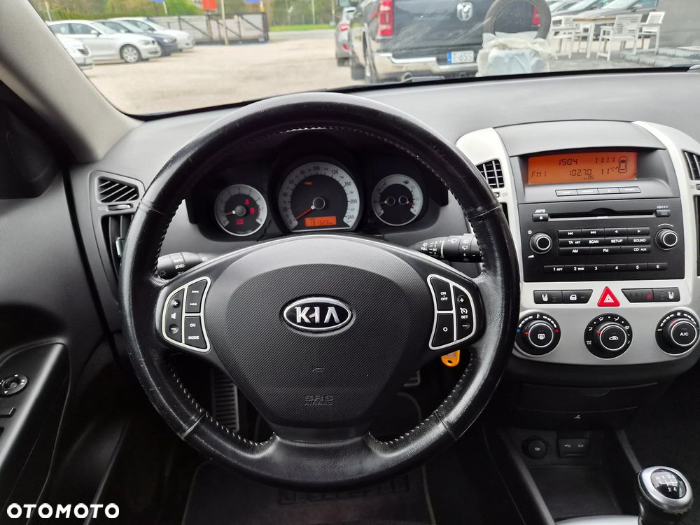 Kia Ceed - 24