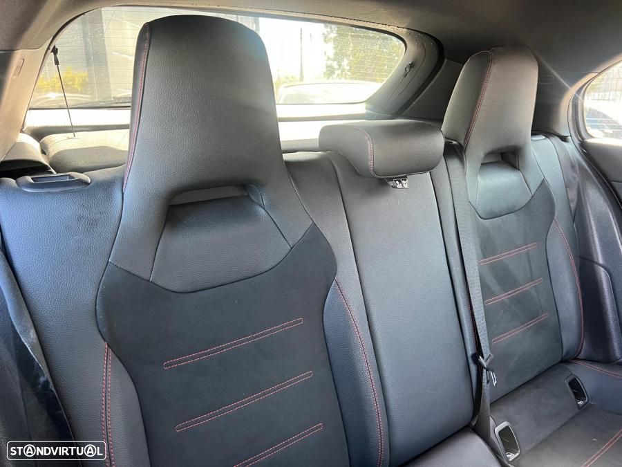 Mercedes-Benz A 250 e AMG Line - 9