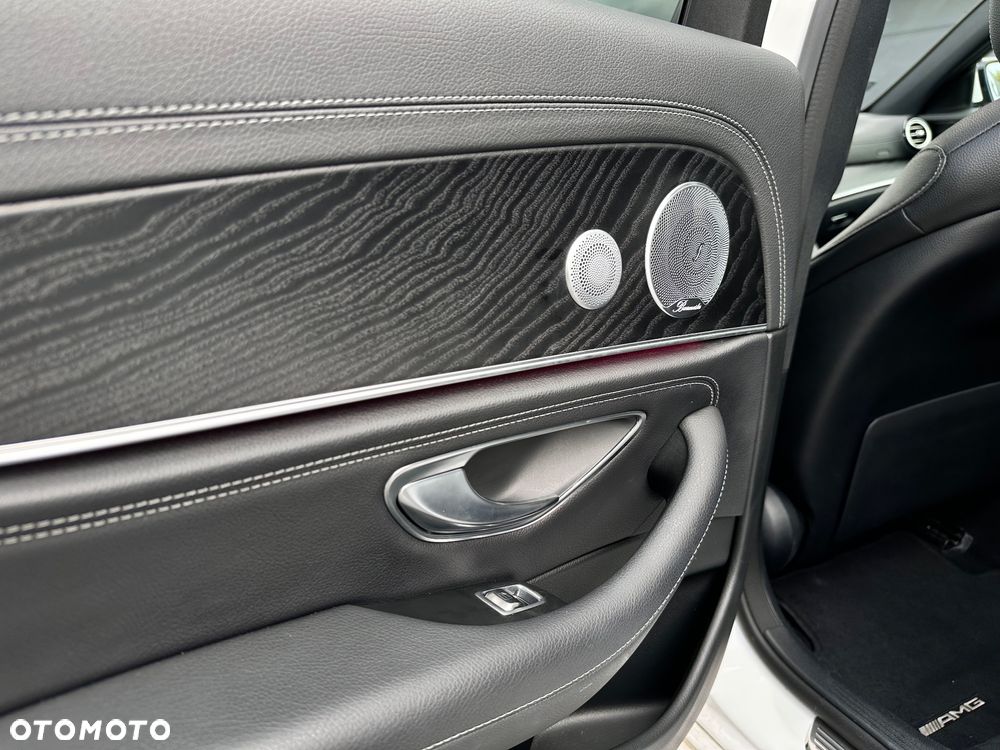 Mercedes-Benz Klasa E 200 4-Matic 9G-TRONIC - 22