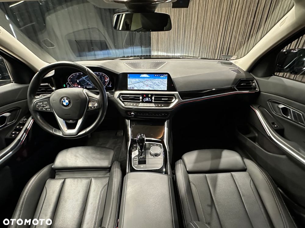 BMW Seria 3 320d xDrive Sport Line - 7