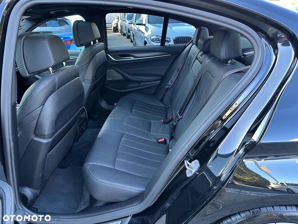 BMW Seria 5 530i xDrive mHEV M Sport sport - 8
