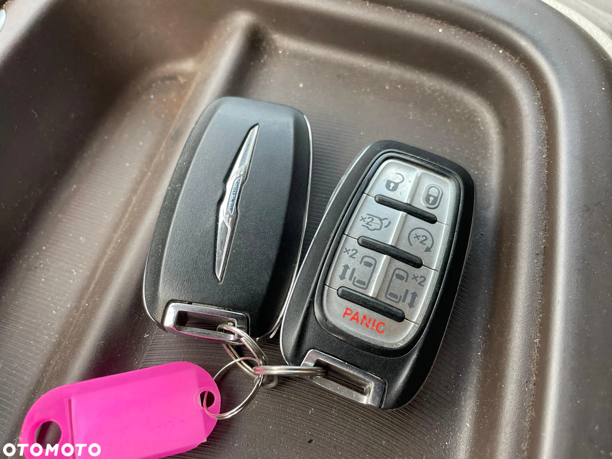 Chrysler Pacifica - 20