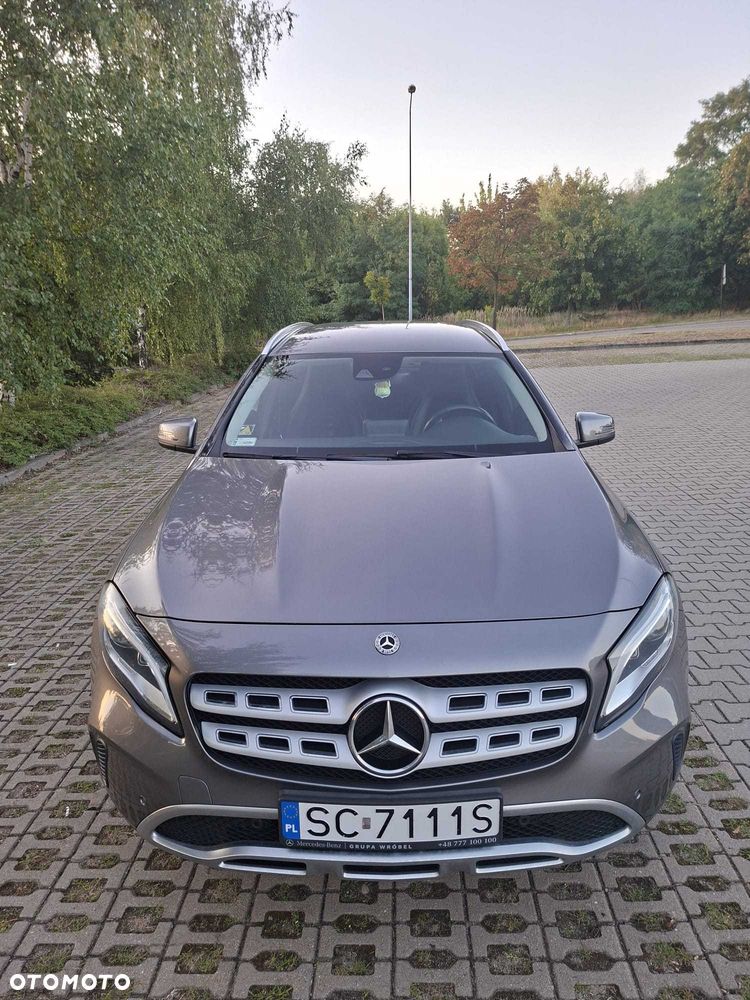 Mercedes-Benz GLA - 3