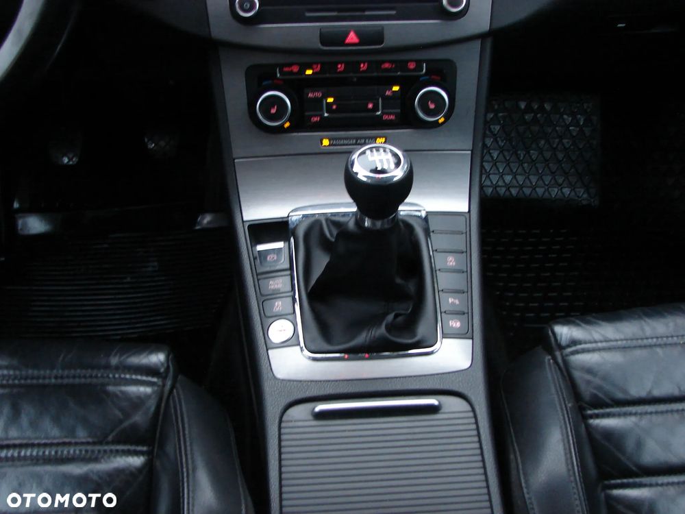 Volkswagen Passat Variant - 14