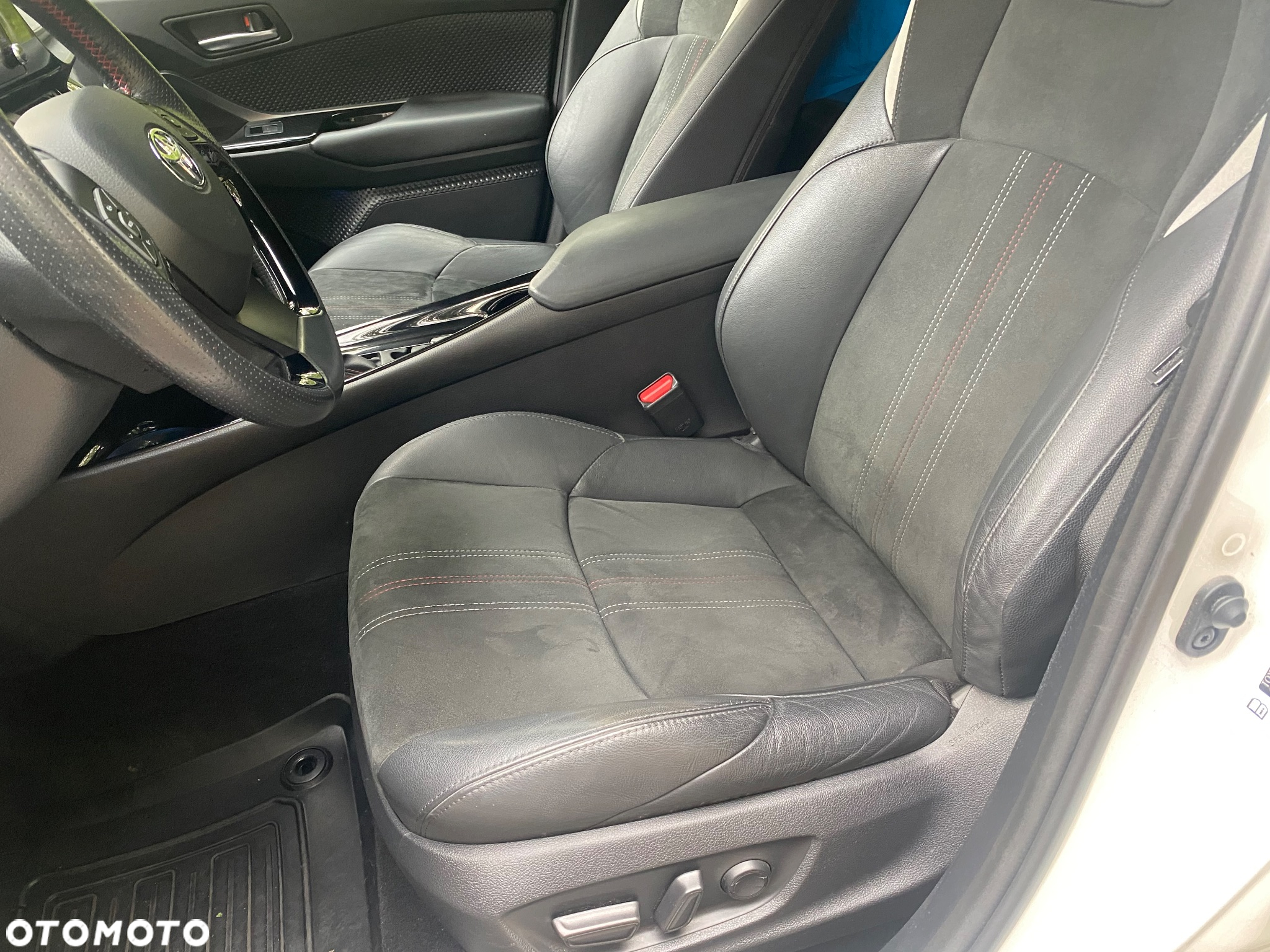 Toyota C-HR 2.0 Hybrid GR Sport - 12